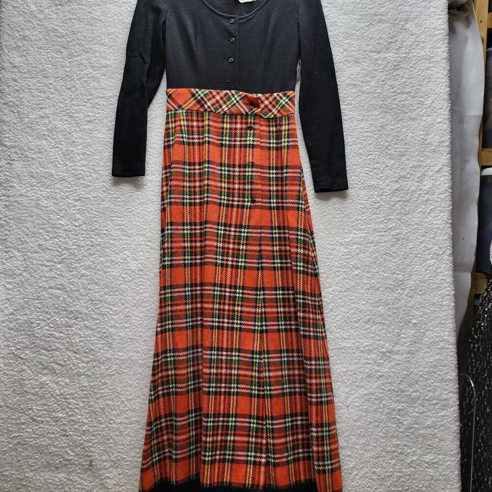 A SUE BRETT Junior dress size 11 red tartan plaid faux wrap button down maxi